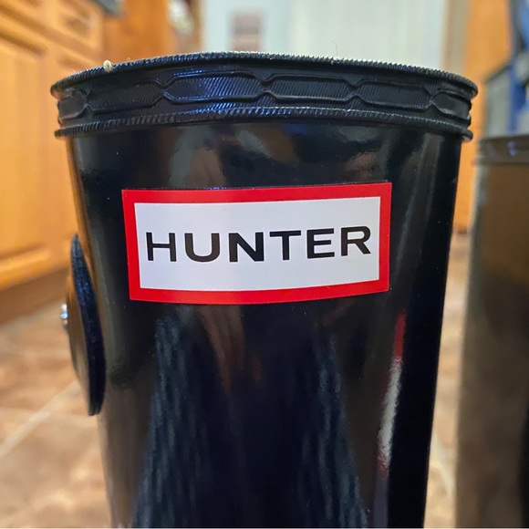 HUNTER BOOTS. Women’s Tall Gloss Rain Boots - Picture 2 of 6